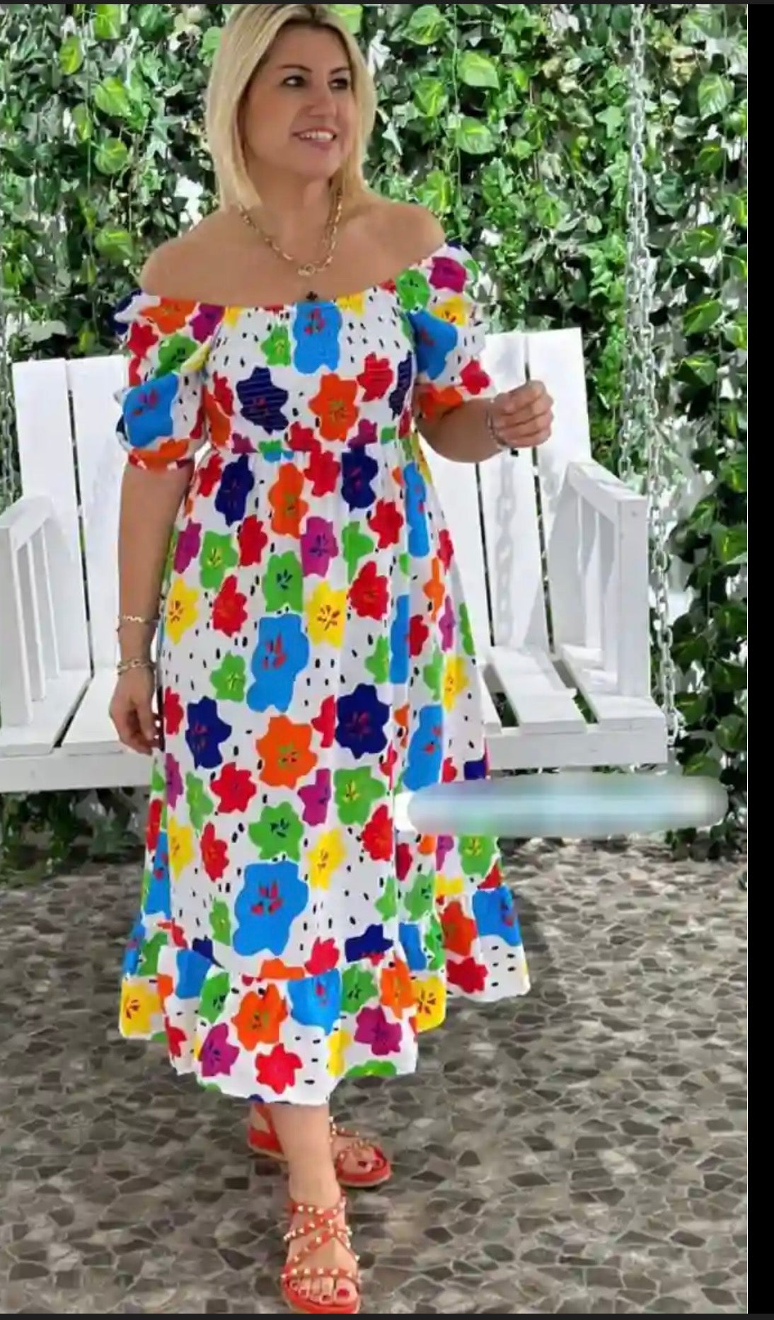 A dress in bright colors, made of soft and lightweight Turkish cotton